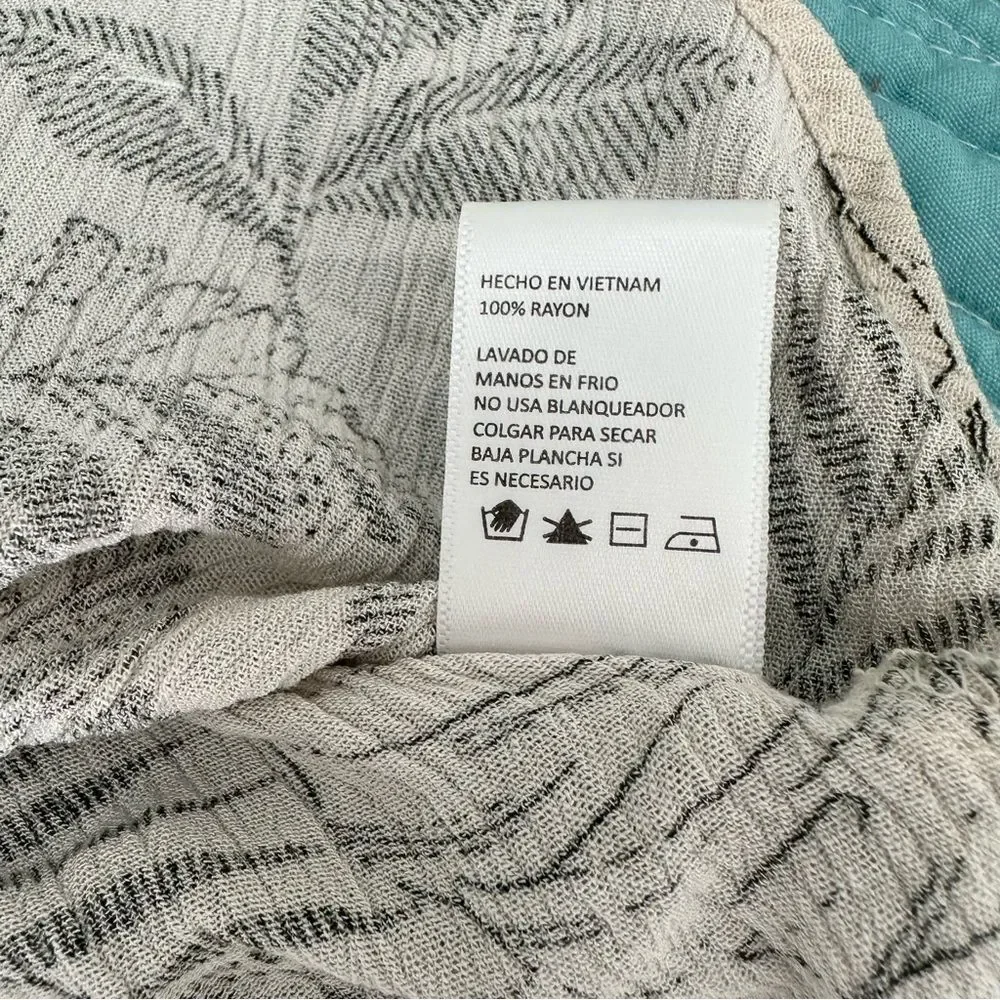 Paper Crane Green and Tan Leaf Print Women's Skirt Size Small
